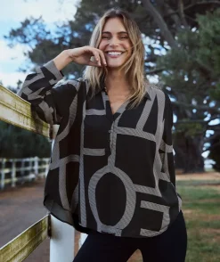 Geometric Print Long Sleeve Shirt