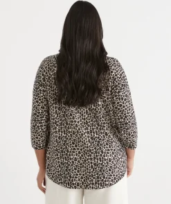 Leopard Print Curve Hem Jumper