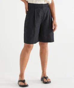 Linen Bermuda Short